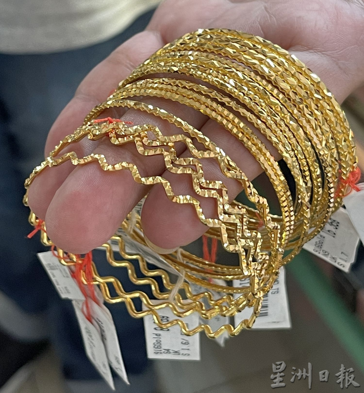 （古城第三版主文）金价下滑未掀购金潮·不缺货 缺顾客