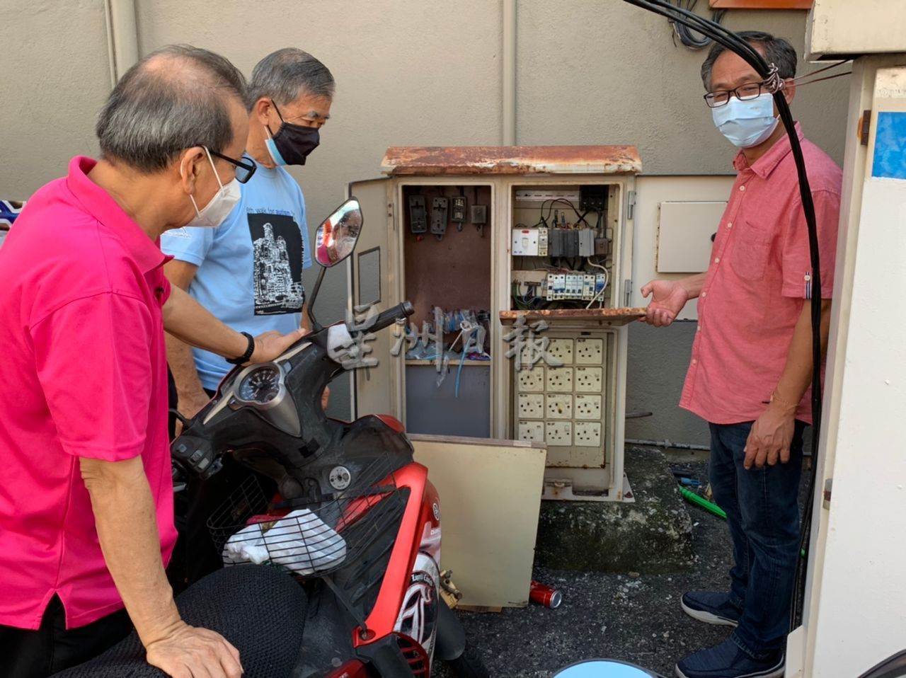 （古城第三版主文）鸡场街周日晚小火灾 老街一个月三场大小火灾 
