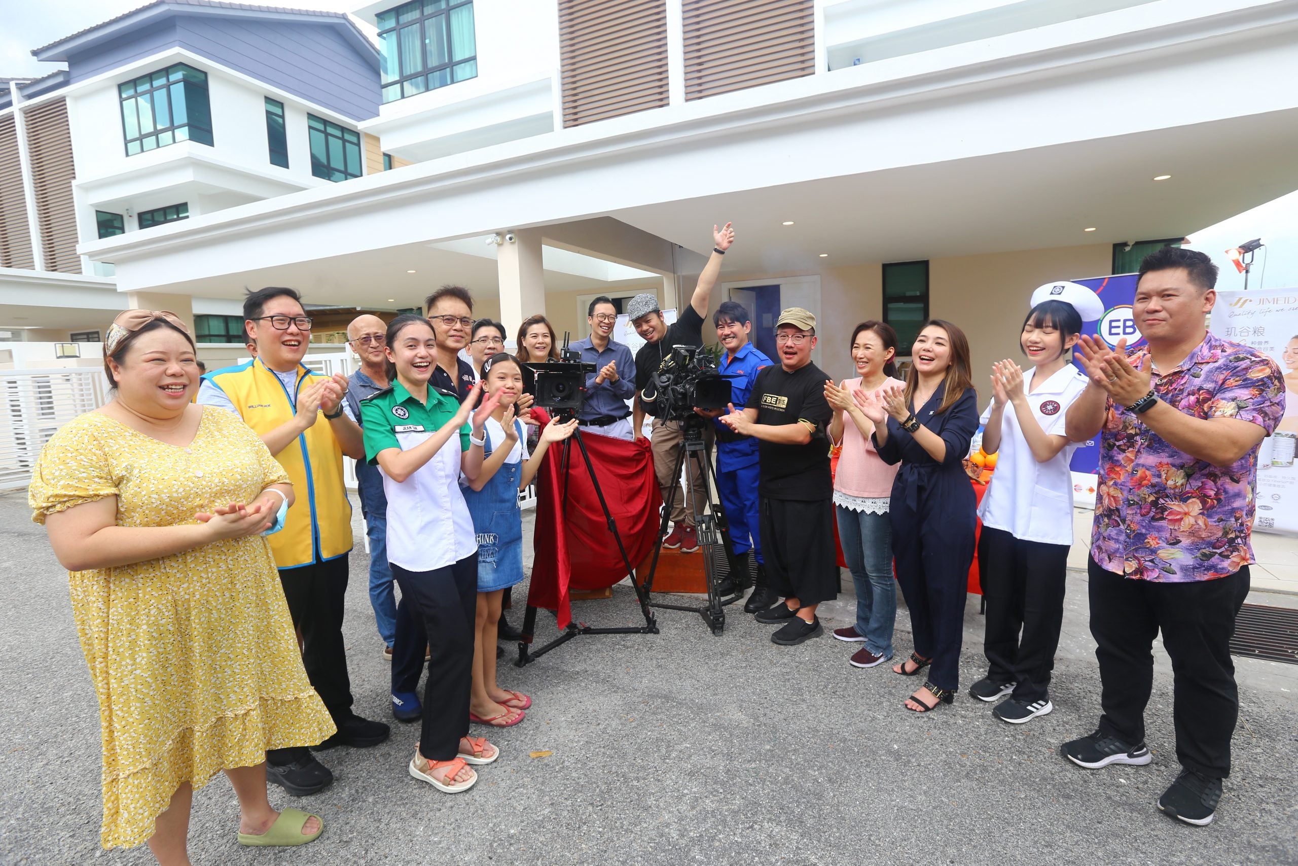 “英雄回家”开镜了