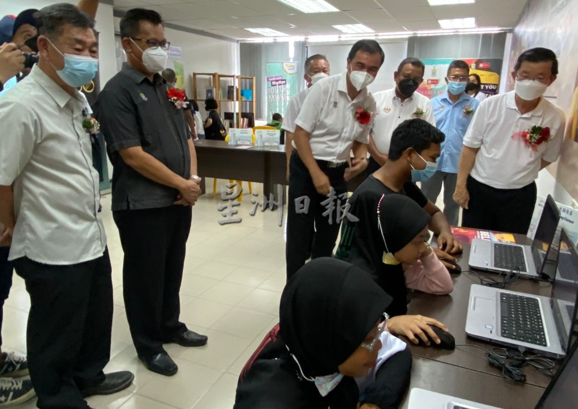 (大北马)曹观友为峇眼惹玛区“槟城2030中心”开幕。