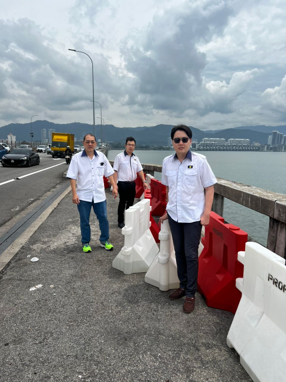 （大北马）要求有关当局即时撤去水马