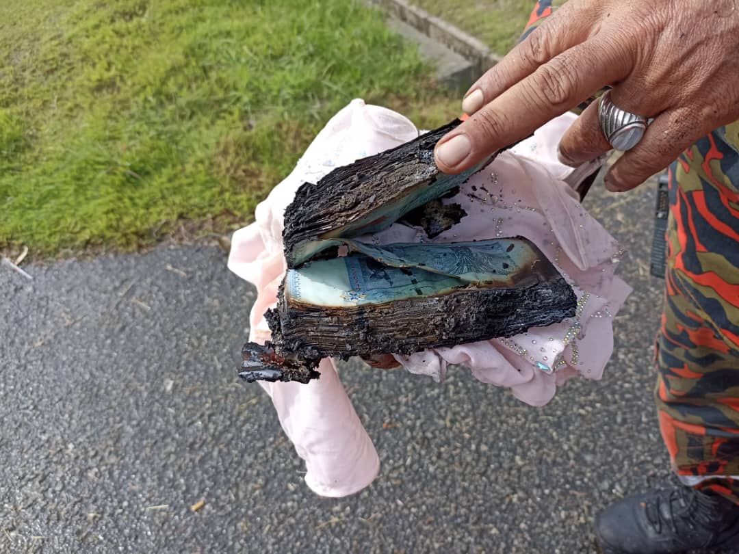 (大北马)马来木屋火灾,一大叠50令吉钞票烧毁!