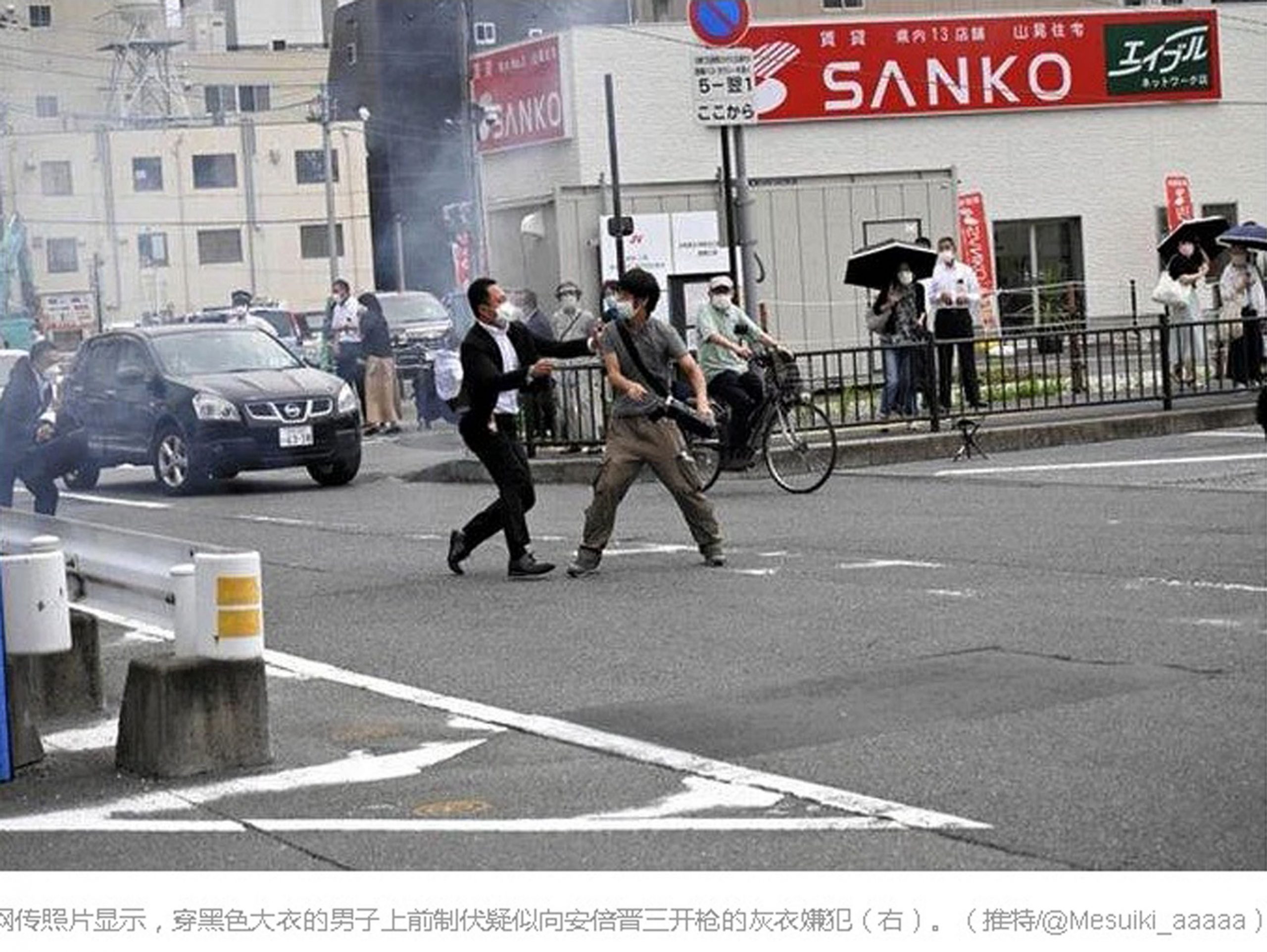 （已审）封面文 ／  日前首相安倍遭枪击 情况危殆 各界为他祈祷 