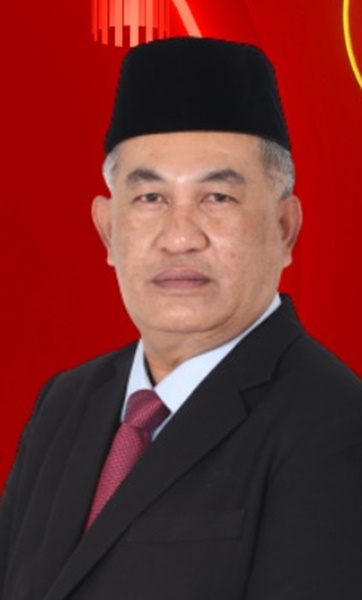 住宅区靠近养鸡场,居民吁当局解决臭味问题