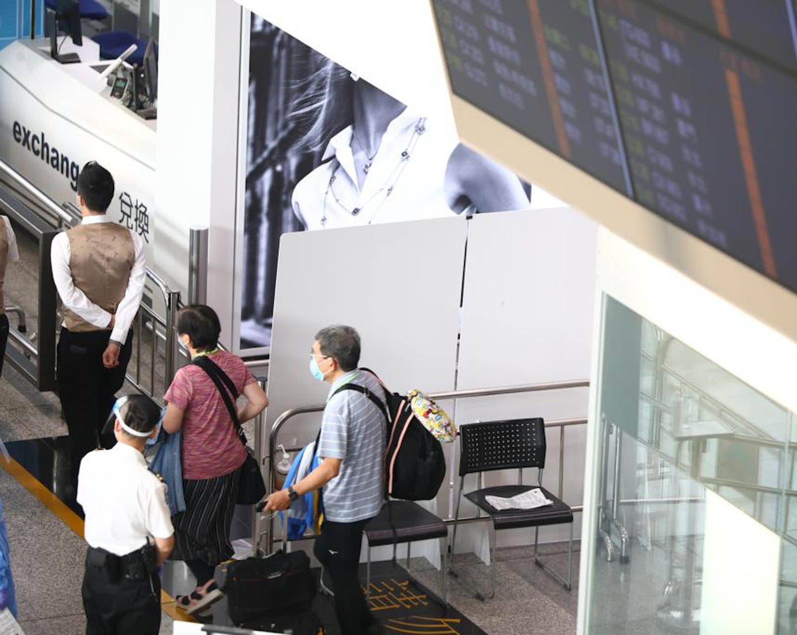 MIRROR演唱会意外丨网传集资筹募医费 阿Mo女友粉丝急澄清