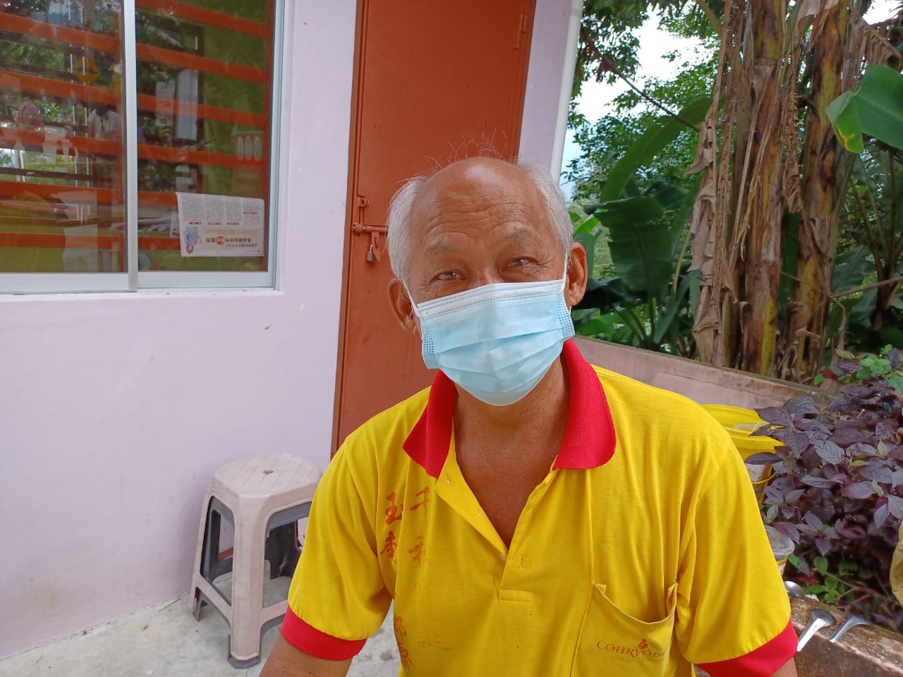 +mz4头//大都会/疫情攀升，不影响民众连假出游的兴致，武来岸景点区迎来大批游客