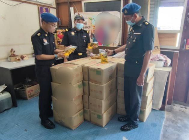 NS芙蓉／再有业者囤积过量包装食油被撞破！