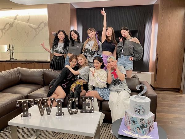 TWICE挺过7年魔咒 官宣全员续约