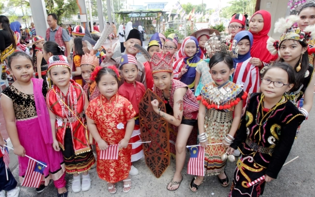 14/8见报∕我们/“多元社会 一元主导”国族形成关键