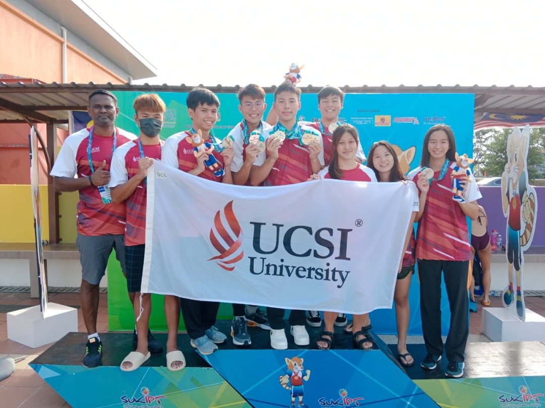 2022年大专院校运动会  丘浩延首日游出4金