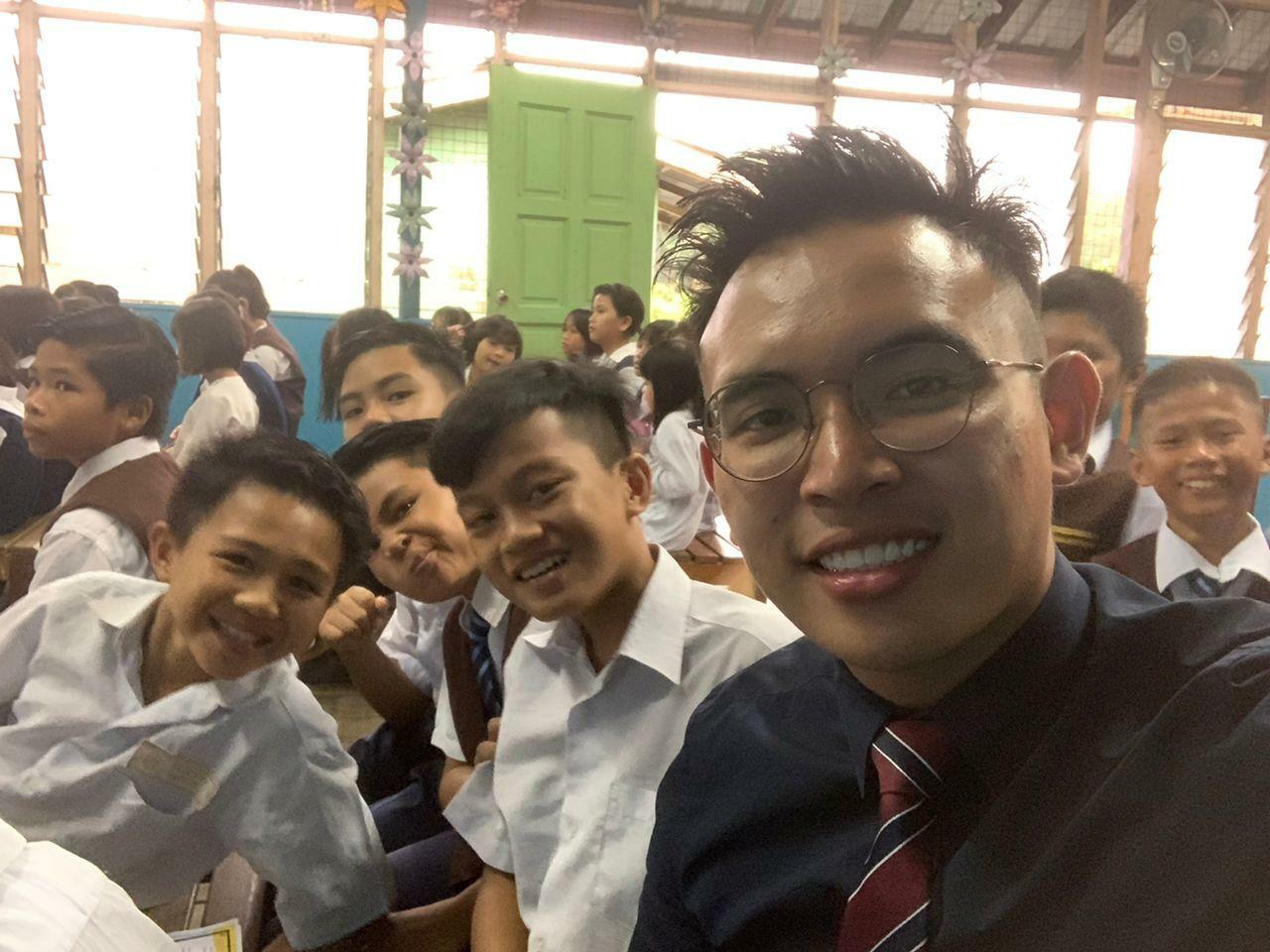 仅执教3年获内陆老师坚毅奖,莫哈末诺菲希占:“一想到学生,再苦都值得”