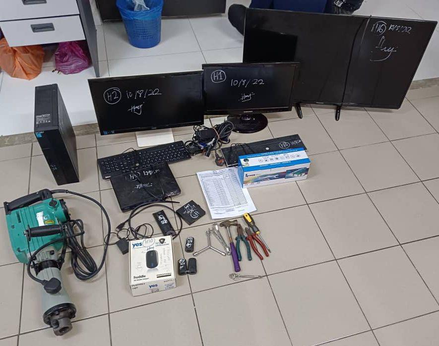 3男子爆窃轿车维修厂落网 被揭涉4宗爆窃案