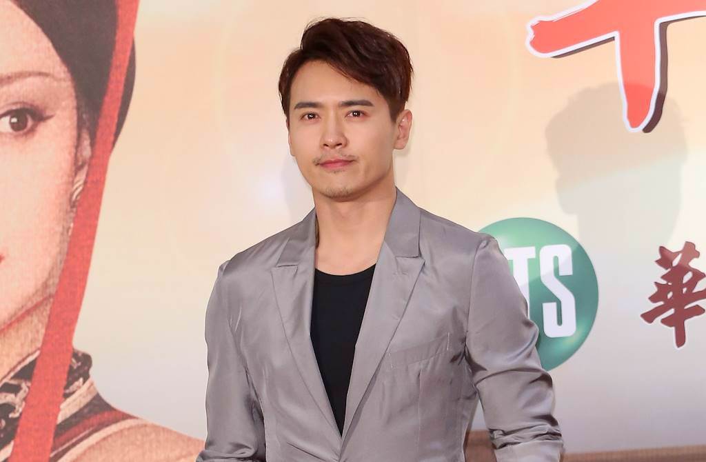 40岁生日晒自拍 高云翔叹认请了几个人