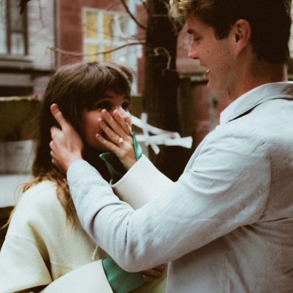 4月刚订婚 32岁女星突发急病逝世