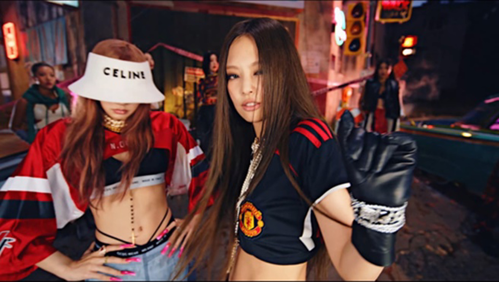 BLACKPINK穿韩服弹古筝被骂辱华  中国网民秒被打脸尴尬