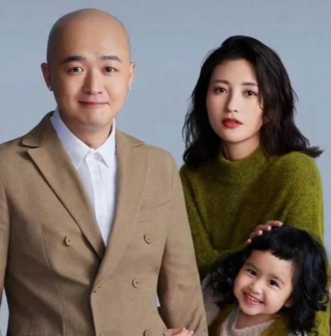 昔称“怕孙怡爱上我老公” 包文婧直播遭洗版骂爆泪崩