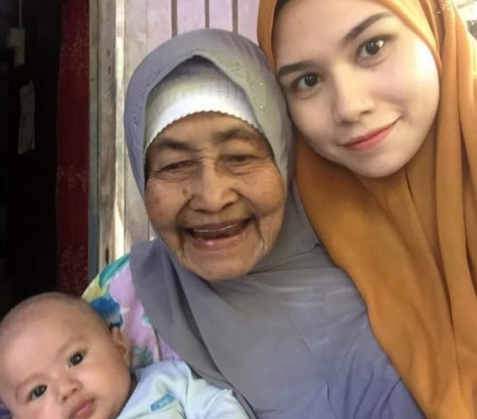 疫情2年不见奶奶 孙女:“再见时,她已不认得我便离开了”