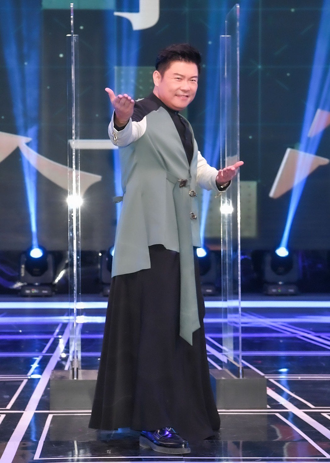 辣妻约教练打球再被拍 曾国城:帮我监督她