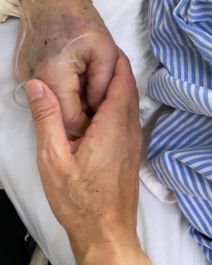 “爸说再见真的很难” 张智成丁父忧恸发文