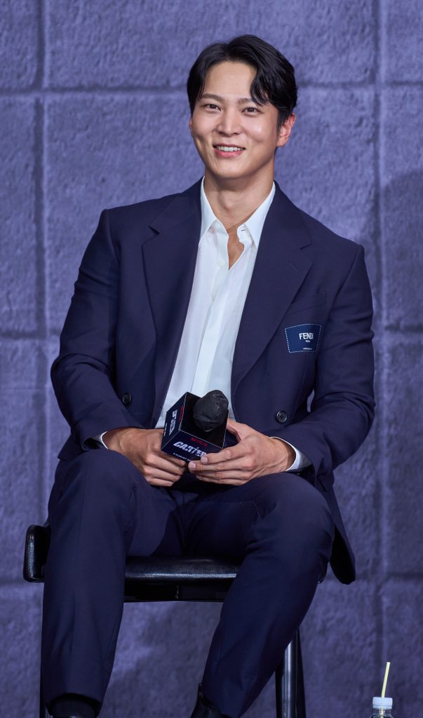 《救命卡特》|地狱式锻练4个月 周元增7公斤炸出8块肌