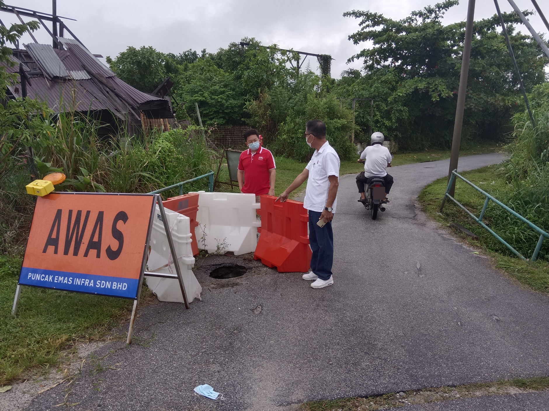 万里望4地路洞久未修 威胁道路使用者安危