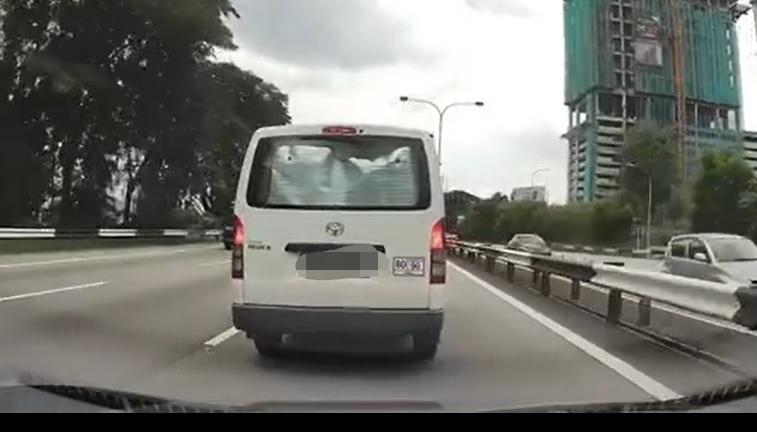 不满货车没打讯号灯突换跑道 尾随司机鸣长笛回应反遭网轰