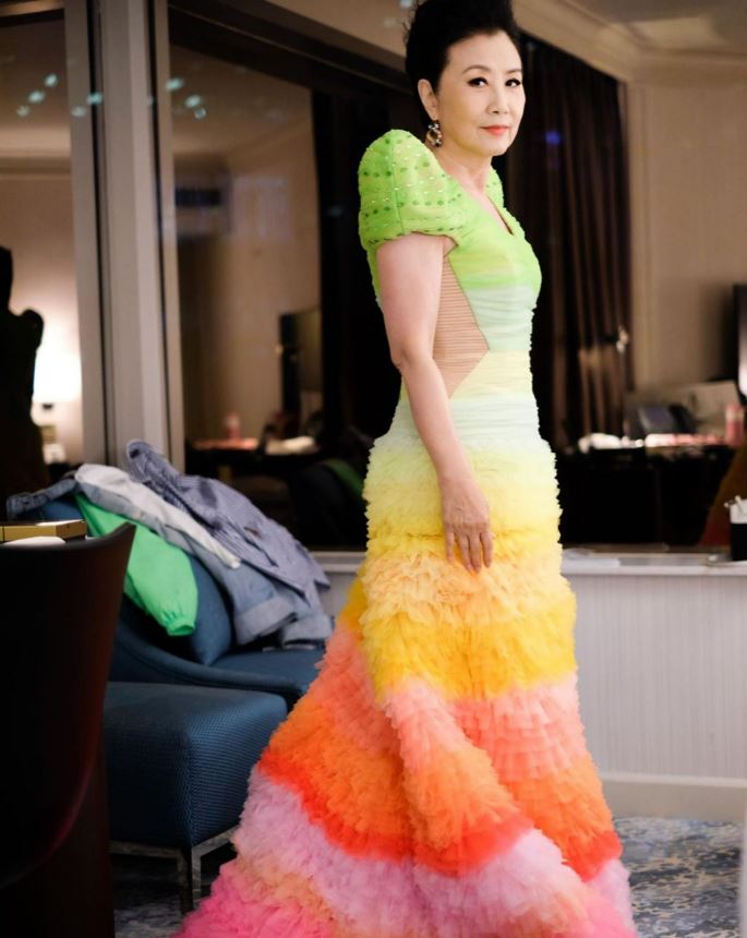 与汪明荃时隔20年再合作 56岁梅小惠状态惊呆网民