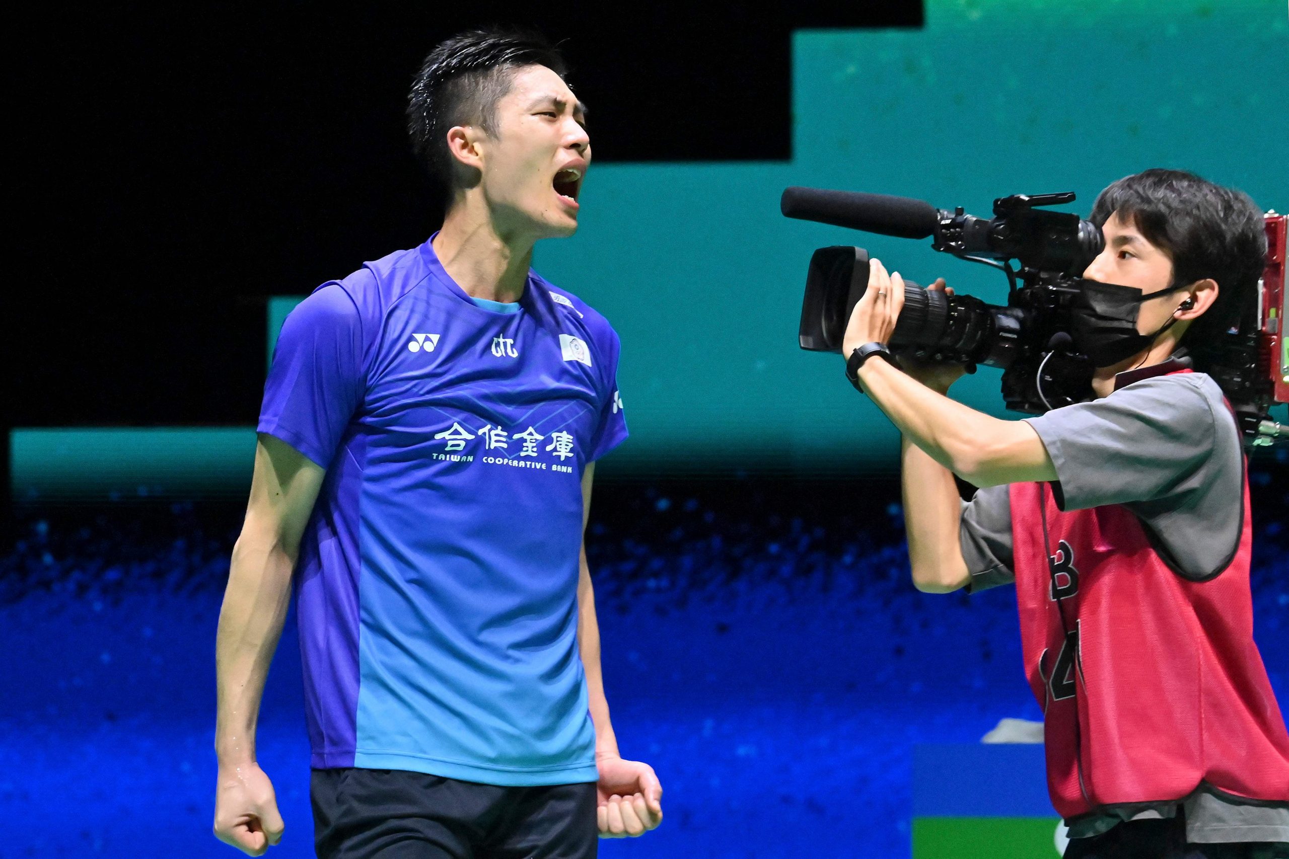 东京世羽赛| 小成大逆转破8强魔咒 评述员惊呼:经典!