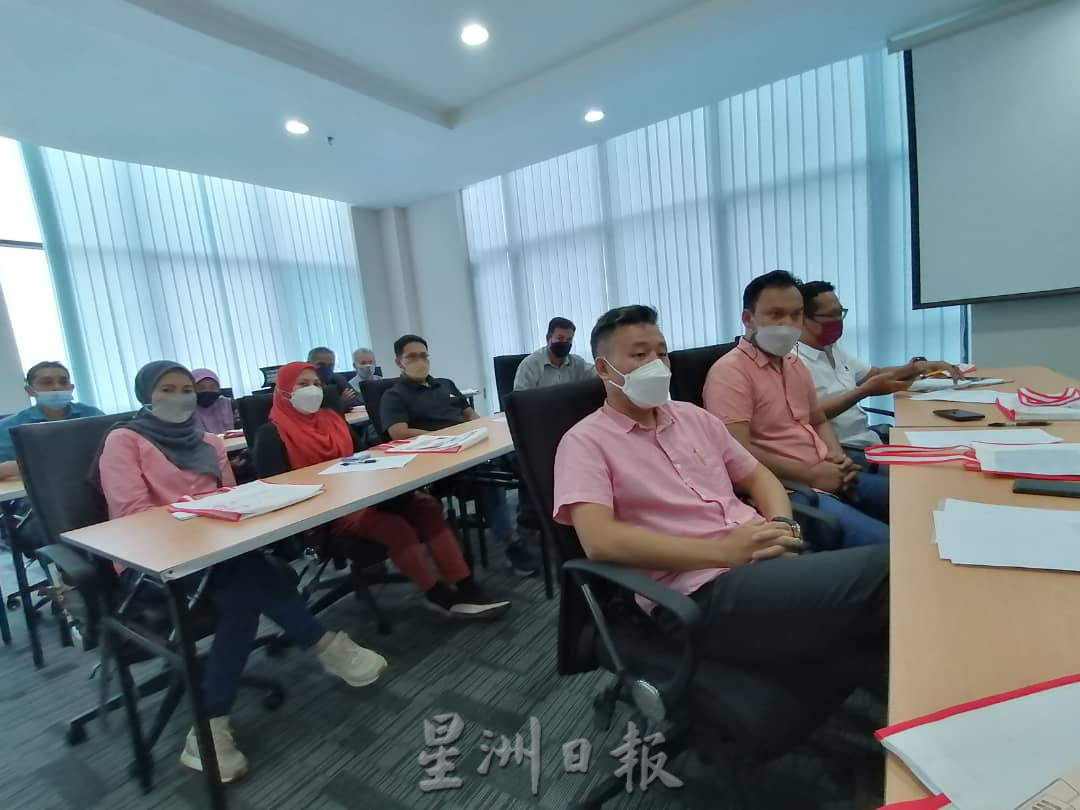 东：甘孟山城度假村252名单位业主盼，关丹市政厅介入拯救产业命运。