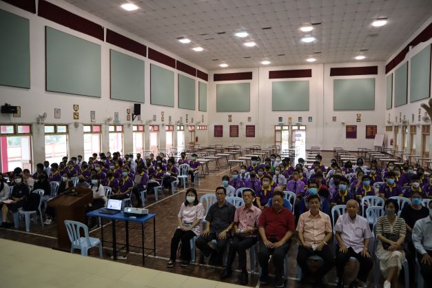 中六中文促进会首站讲座 3天访沙白瓜雪5中学