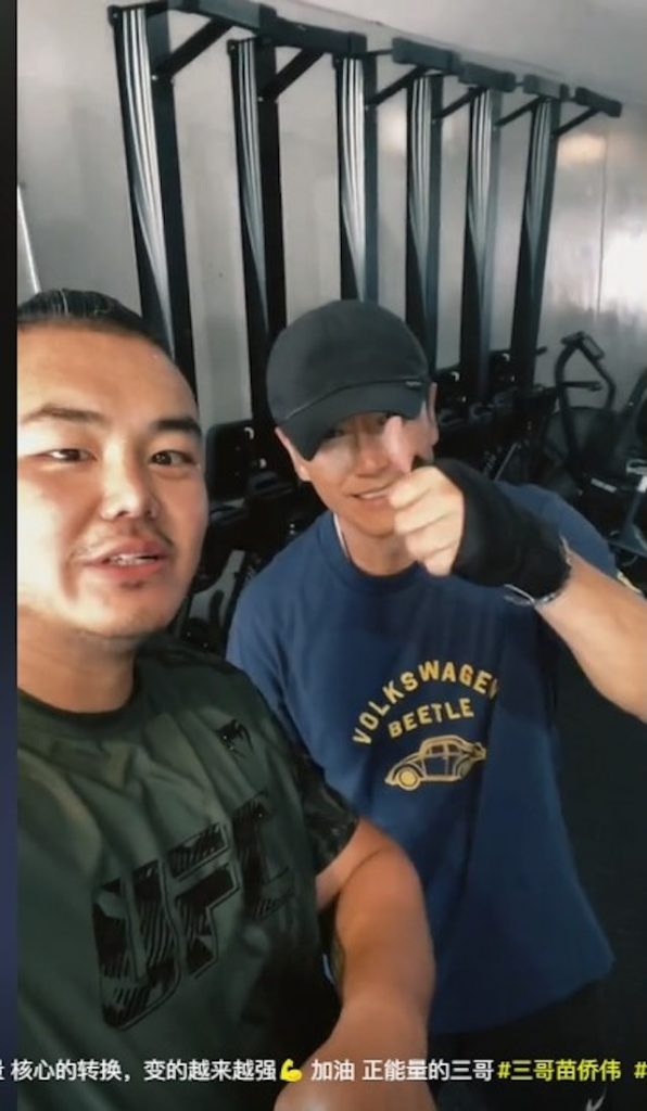 中年男星身材天花板！ 64岁苗侨伟勤打泰拳保身形	