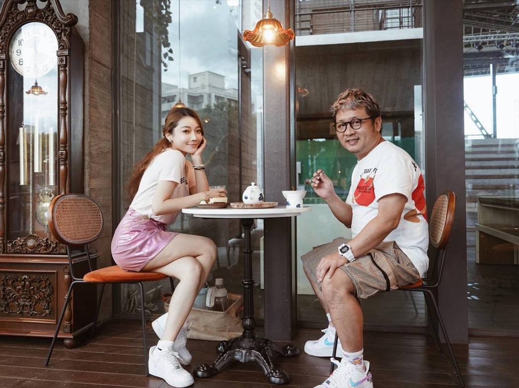 中风康复吃甜食被劝忌口 纳豆怒啃鸡翅“不要再管我吃什么了” 