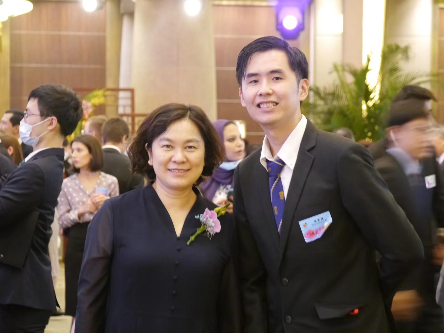 京非昔比)今晚,不一样的华姐