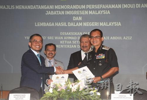 从2014年至2021年8年期间,向外籍专才征收高达201亿2068万令吉的税收。