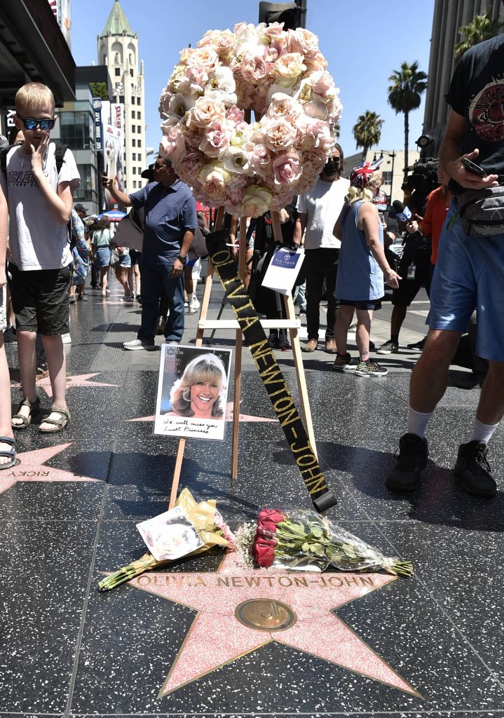 传奇谢幕|73岁奥莉维亚纽顿庄病逝 生前与乳癌缠斗30年