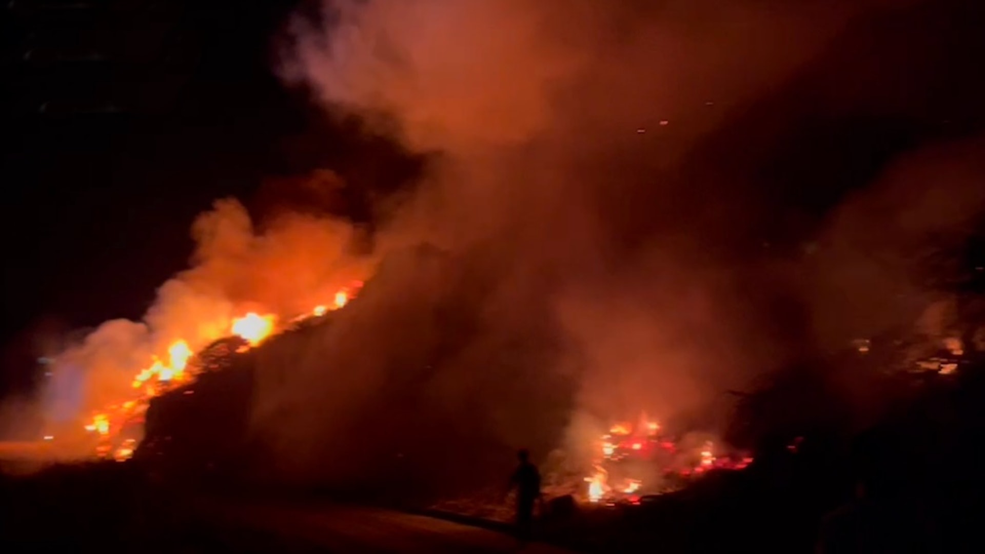 传马祖火炮射击演练酿“火烧山”　台军方：非演训造成