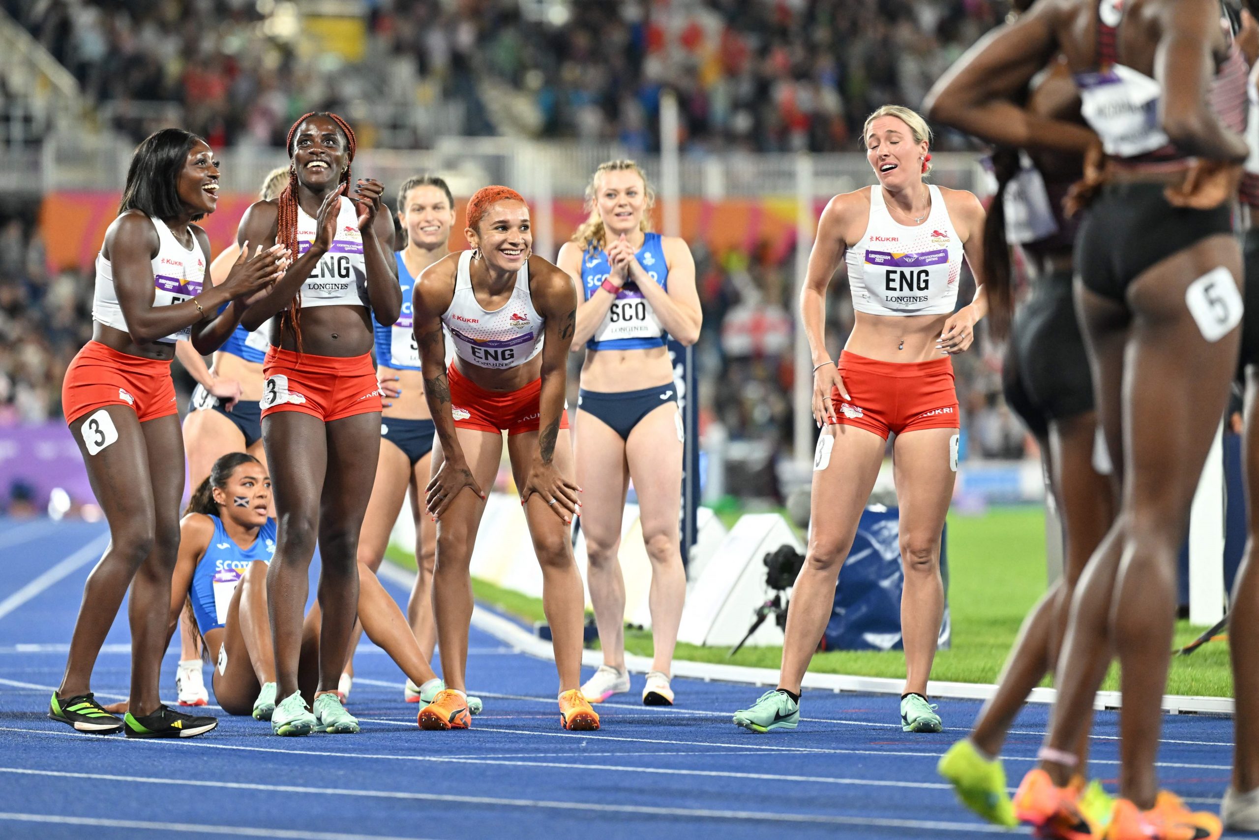 伯明翰共运会| 女4X400接力赛发生乌龙一幕  英格兰犯规金牌得而复失