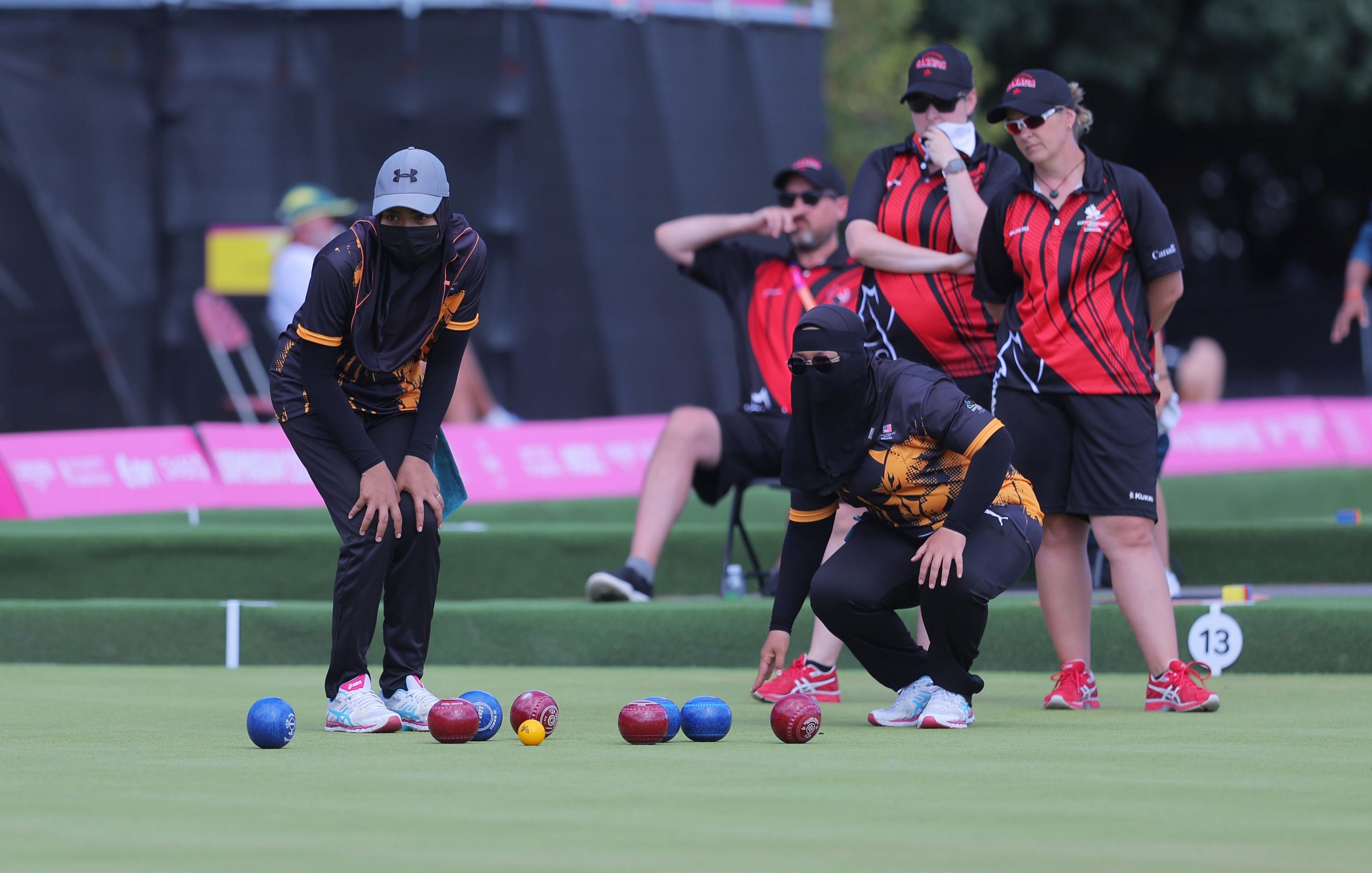 伯明翰共运会| 草地保龄球女子三人赛  大马勇闯半决赛