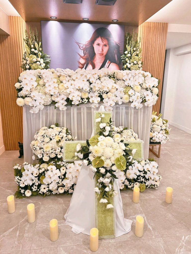 余苑绮明告别式 洪荣宏献声宋达民任祷告牧师