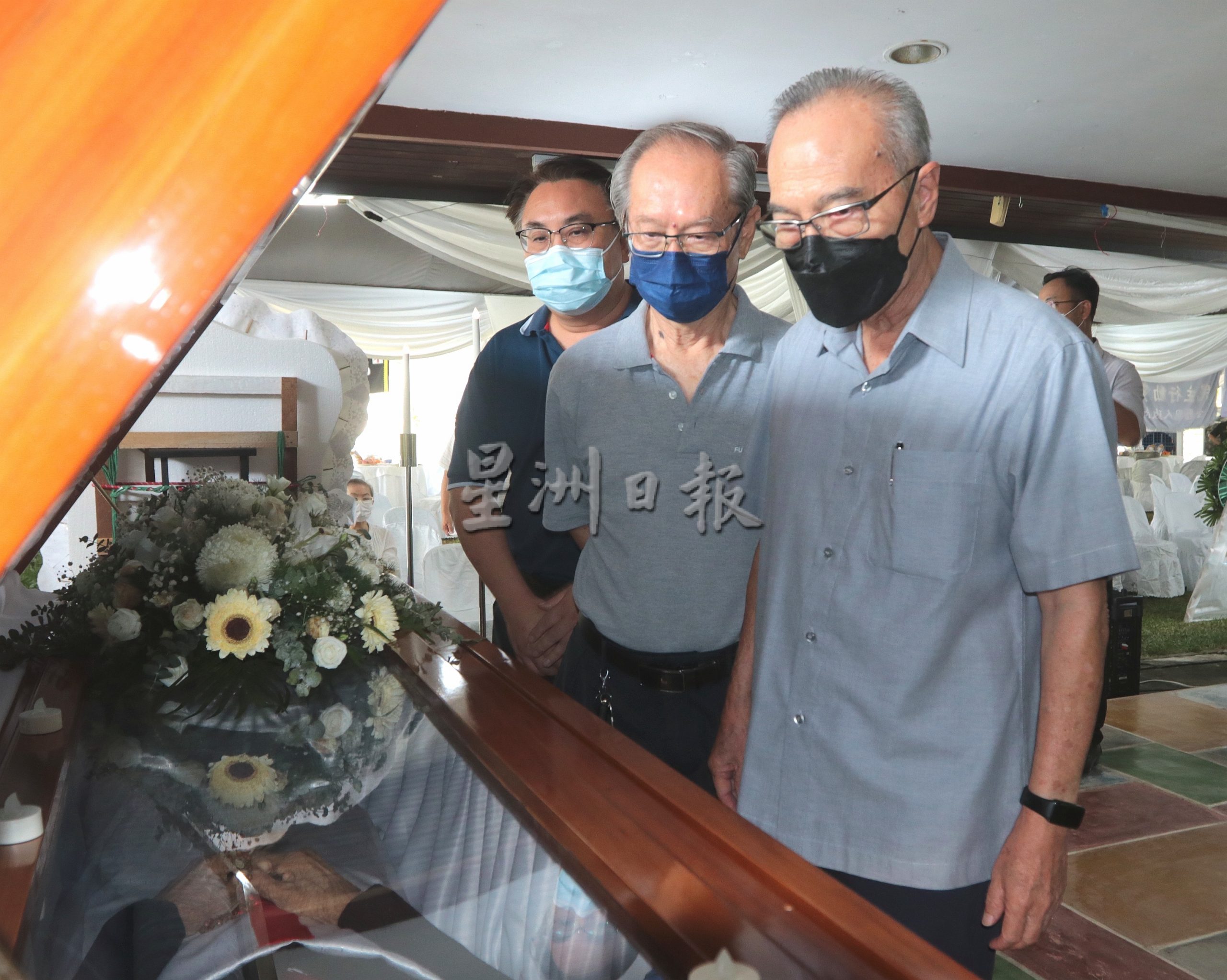 供星洲网/老战友安华缅怀曾敏兴,曾老为他取消90大寿感抱歉