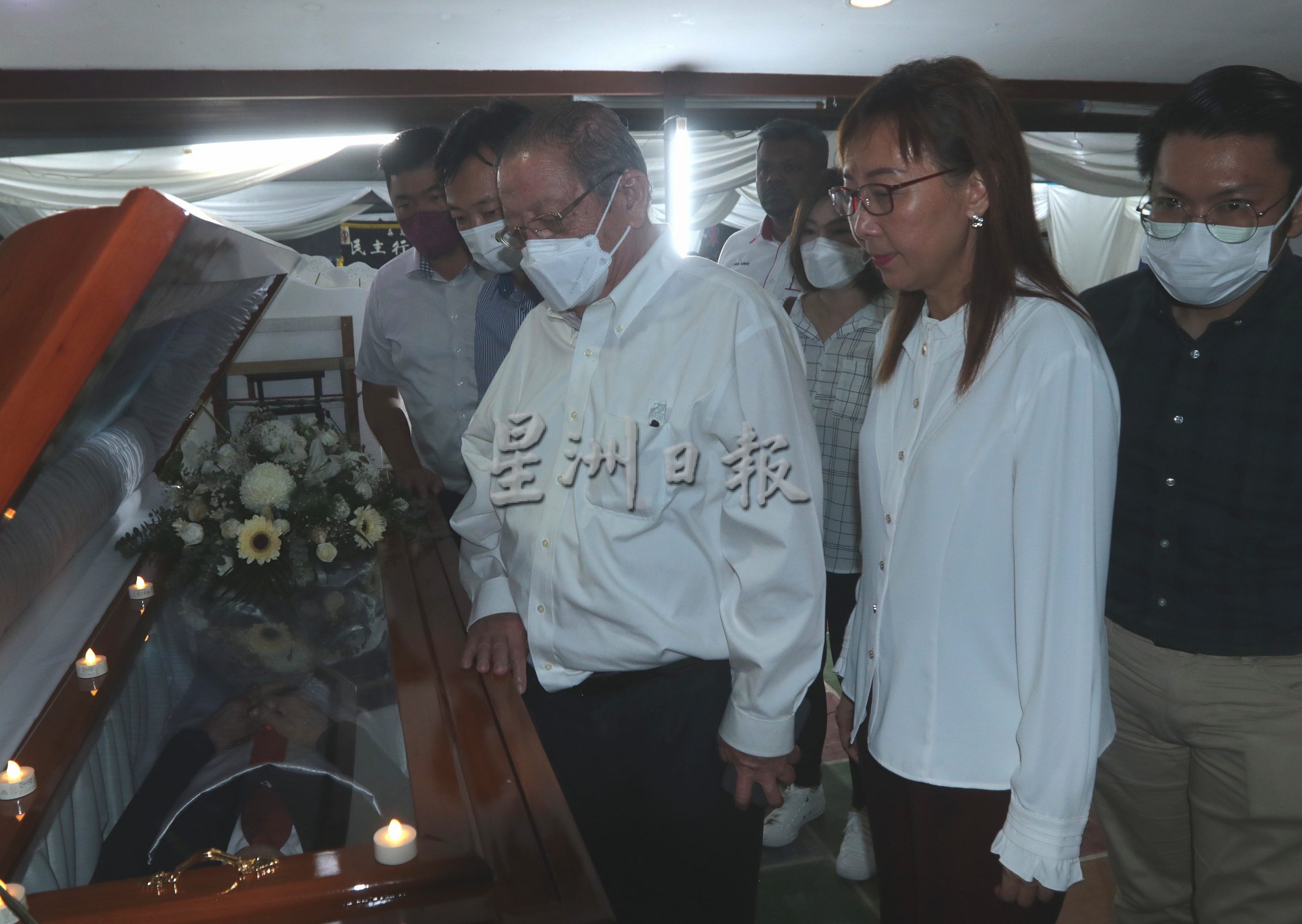 供星洲网/老战友安华缅怀曾敏兴,曾老为他取消90大寿感抱歉