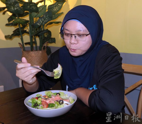 供fb/重返皇家空军队任少校,助理市议员诺茜拉速减磅901入队报到