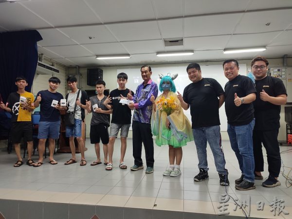 供FB/锺绘名:电竞成新趋势,不再见不得光