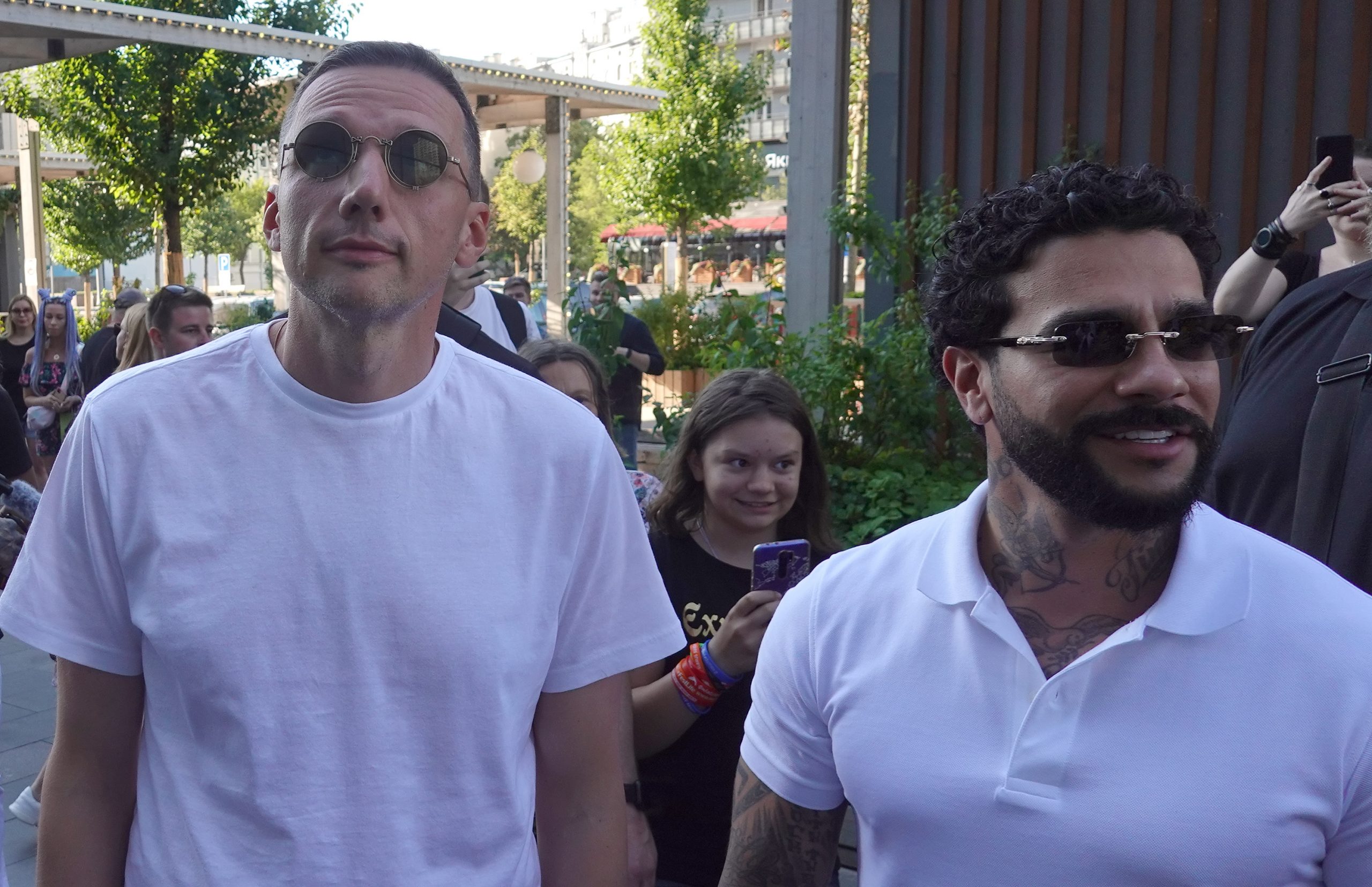 俄版星巴克更名为Stars Coffee重开 新标志惹议