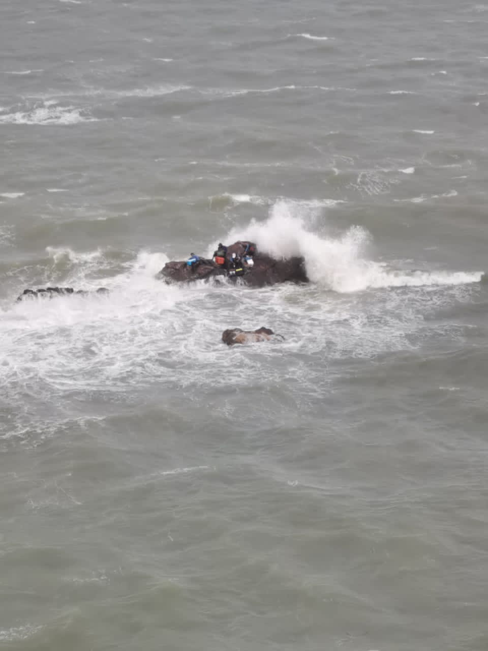 全国/日常训练遇上海上事故,灵机一动改为救援行动!