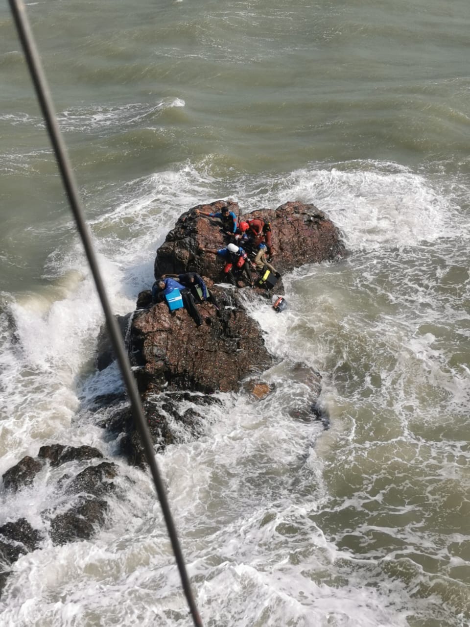 全国/日常训练遇上海上事故,灵机一动改为救援行动!