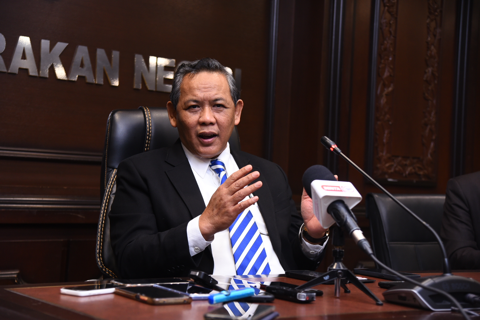 全国版/森大臣:距离全国大选还有时间,暂未决定是否要同步解散