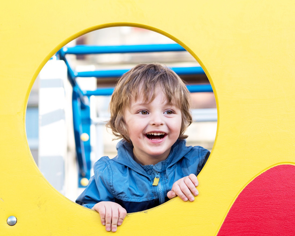 全球最小跨性别模特 超萌男孩6岁变女生 走秀画面曝光