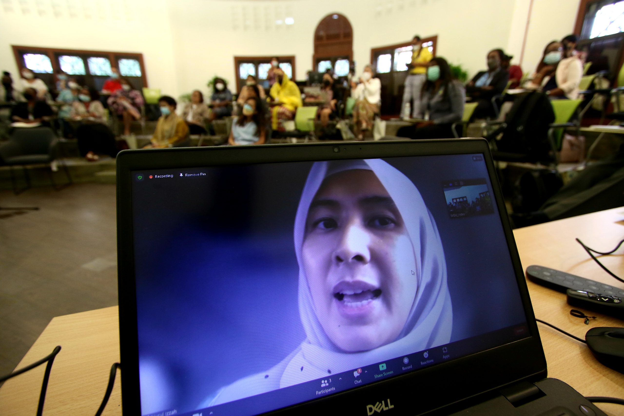 努鲁依莎：“须拟社会保护政策”