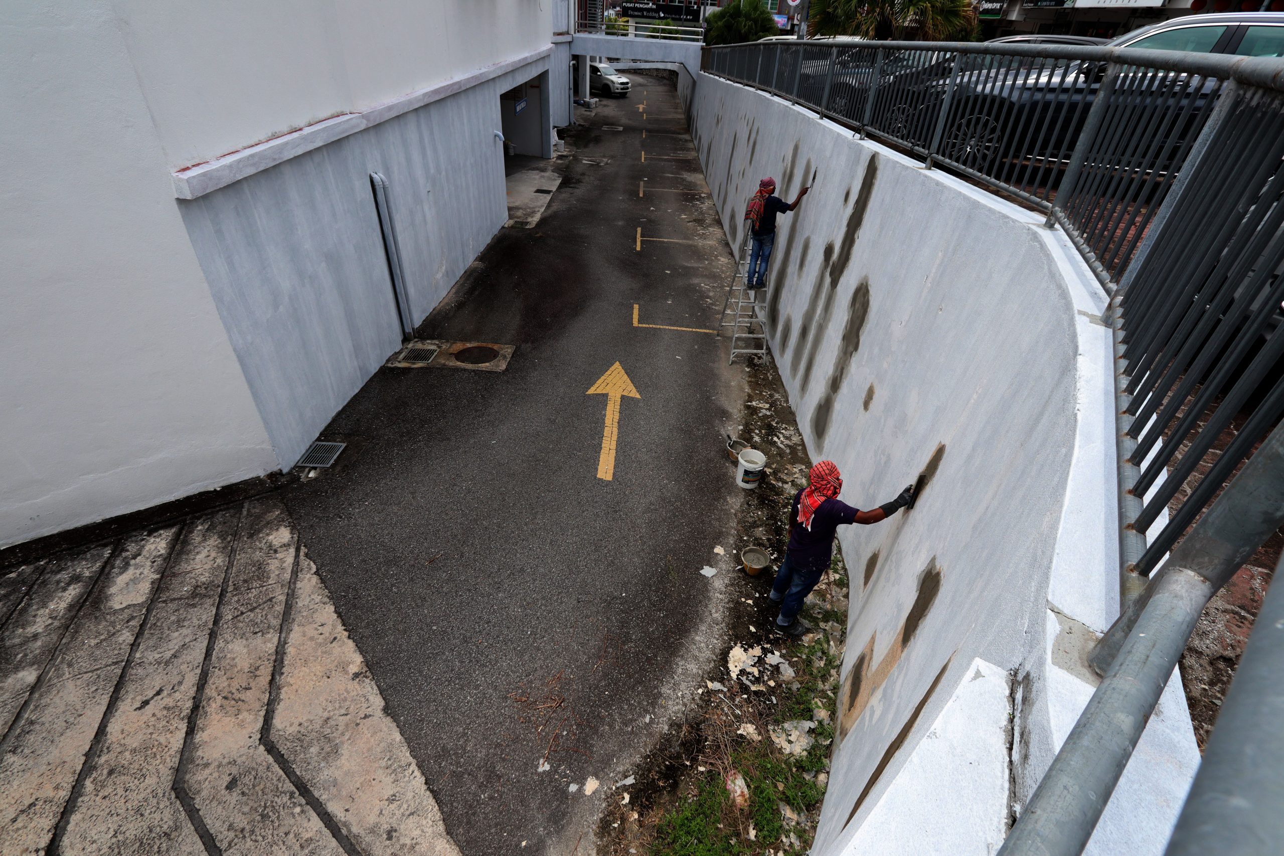 取代//：森华堂粉刷理事会议而不决，李典和：对领导层感失望